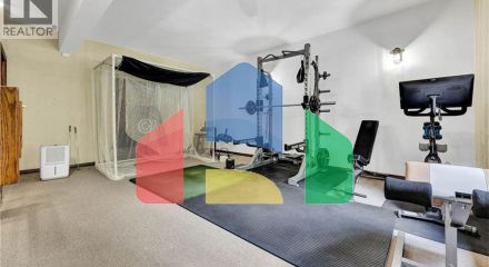 Residential - Single Family Home - Kitchener, Canada - Canada