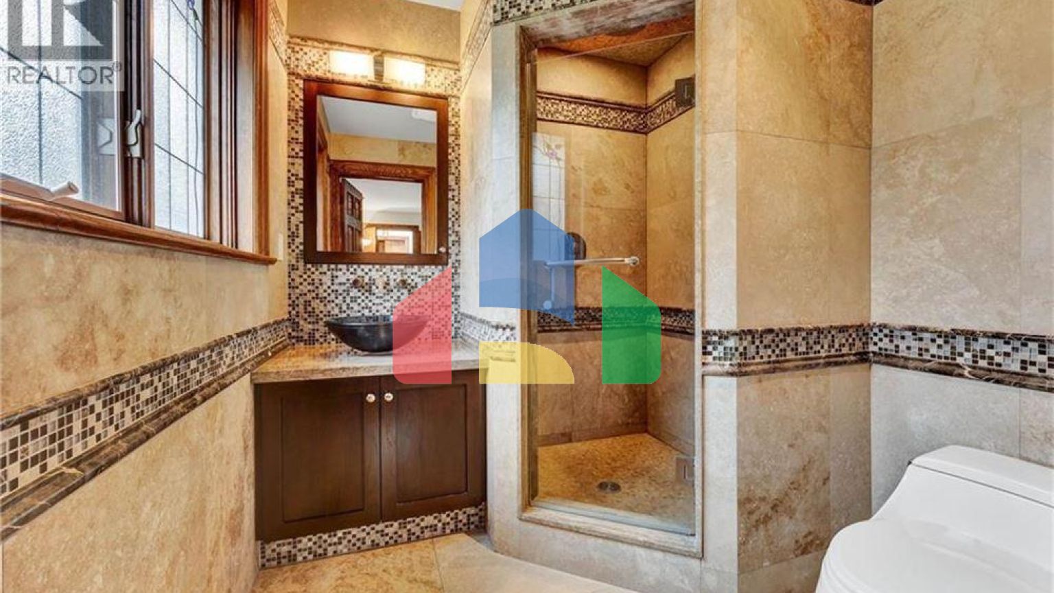 Residential - Single Family Home - Kitchener, Canada - Canada