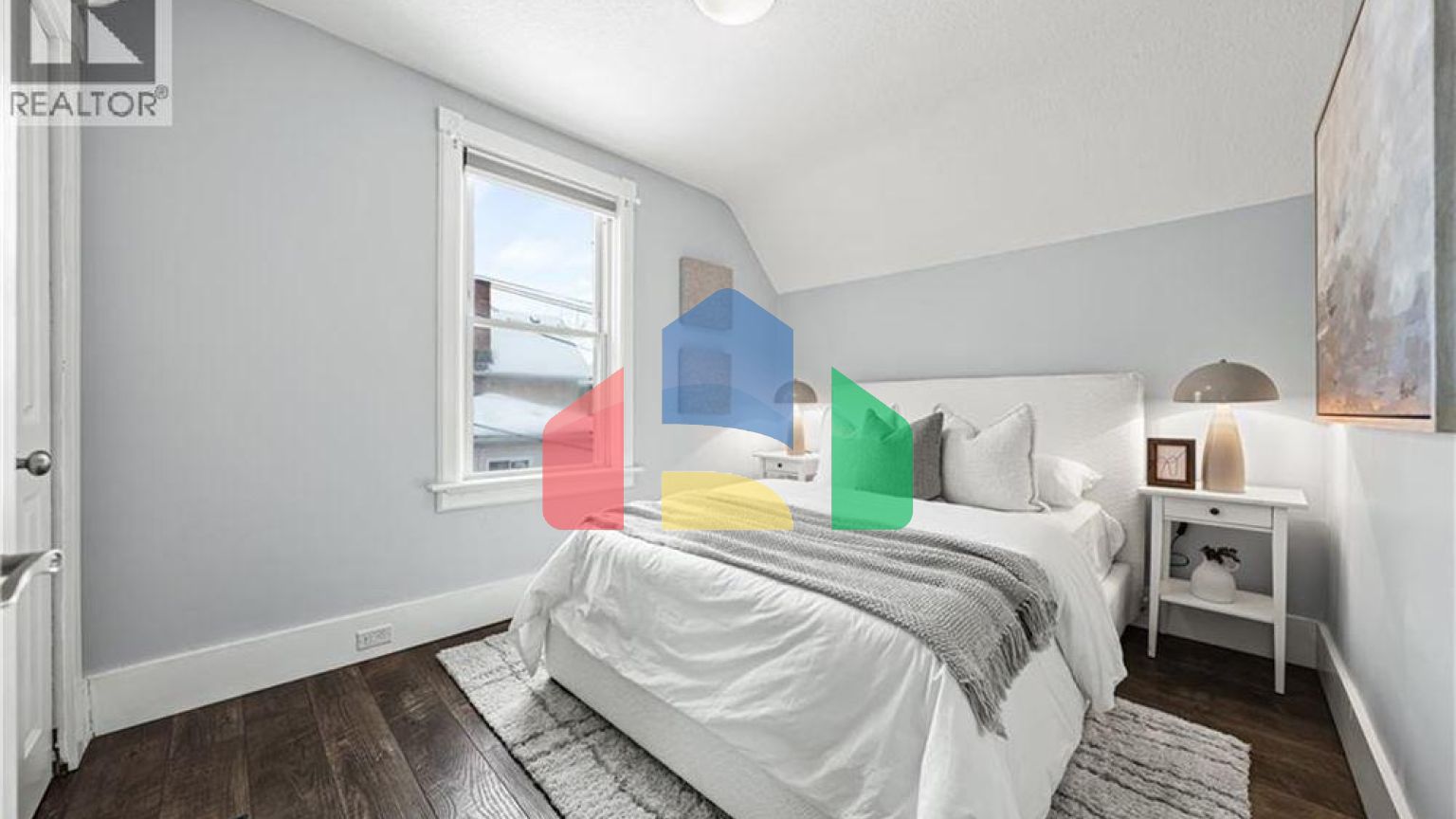 Residential - Single Family Home - Kitchener, Canada - Canada