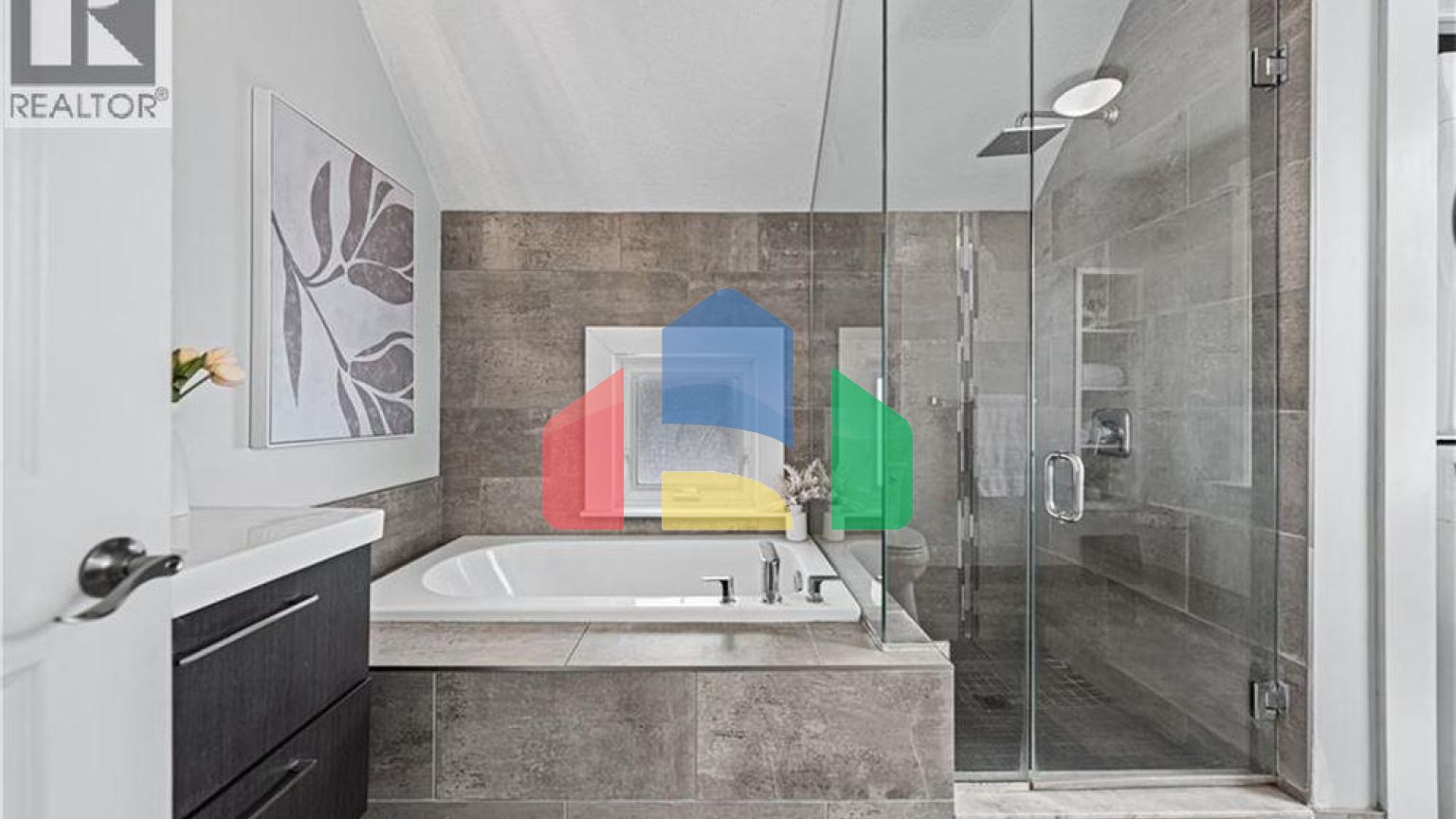 Residential - Single Family Home - Kitchener, Canada - Canada