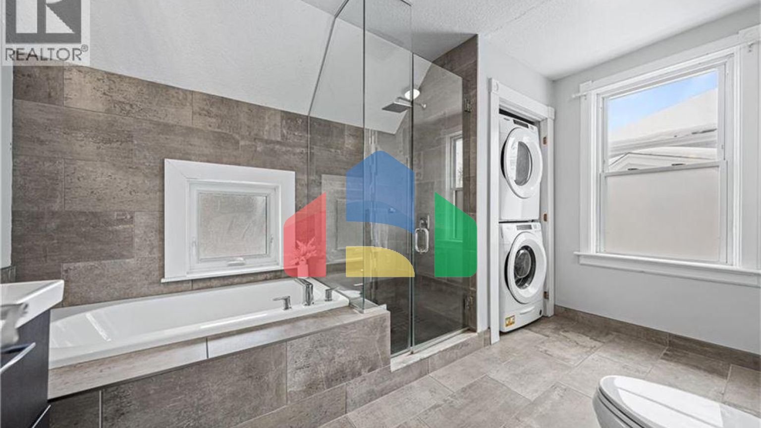 Residential - Single Family Home - Kitchener, Canada - Canada