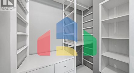 Residential - Single Family Home - Kitchener, Canada - Canada