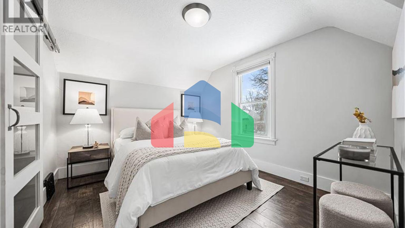 Residential - Single Family Home - Kitchener, Canada - Canada