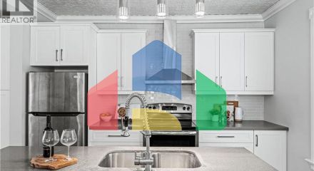 Residential - Single Family Home - Kitchener, Canada - Canada