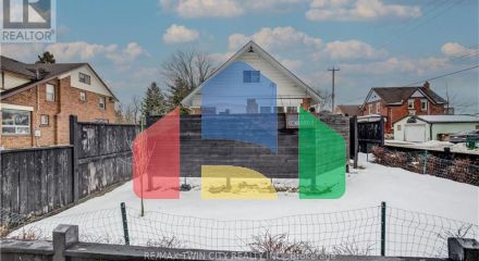 Residential - Single Family Home - Kitchener, Canada - Canada