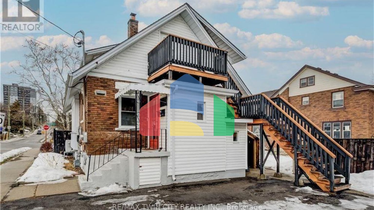 Residential - Single Family Home - Kitchener, Canada - Canada