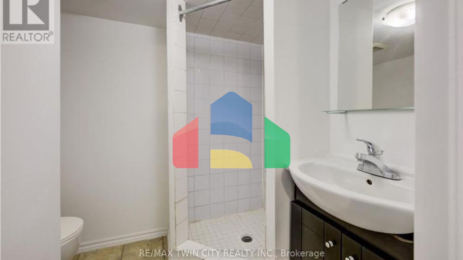 Residential - Single Family Home - Kitchener, Canada - Canada