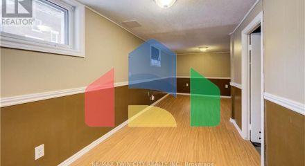 Residential - Single Family Home - Kitchener, Canada - Canada