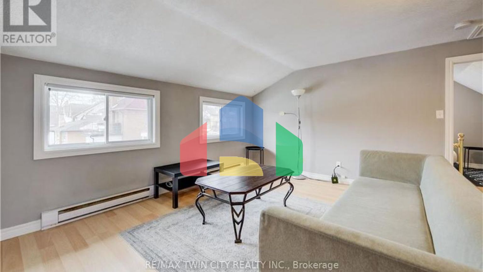 Residential - Single Family Home - Kitchener, Canada - Canada