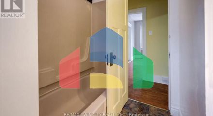 Residential - Single Family Home - Kitchener, Canada - Canada