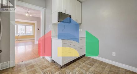 Residential - Single Family Home - Kitchener, Canada - Canada