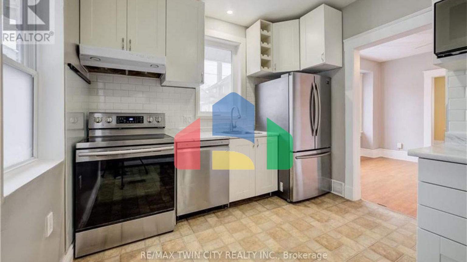 Residential - Single Family Home - Kitchener, Canada - Canada