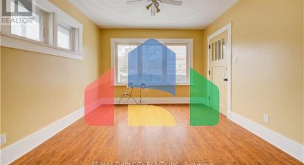 Residential - Single Family Home - Kitchener, Canada - Canada