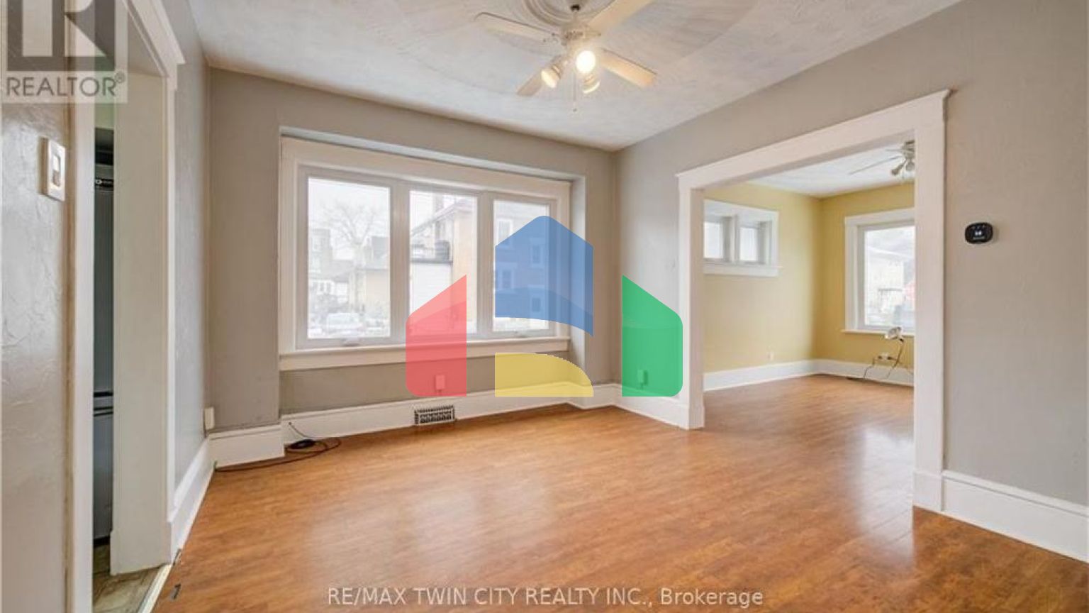 Residential - Single Family Home - Kitchener, Canada - Canada