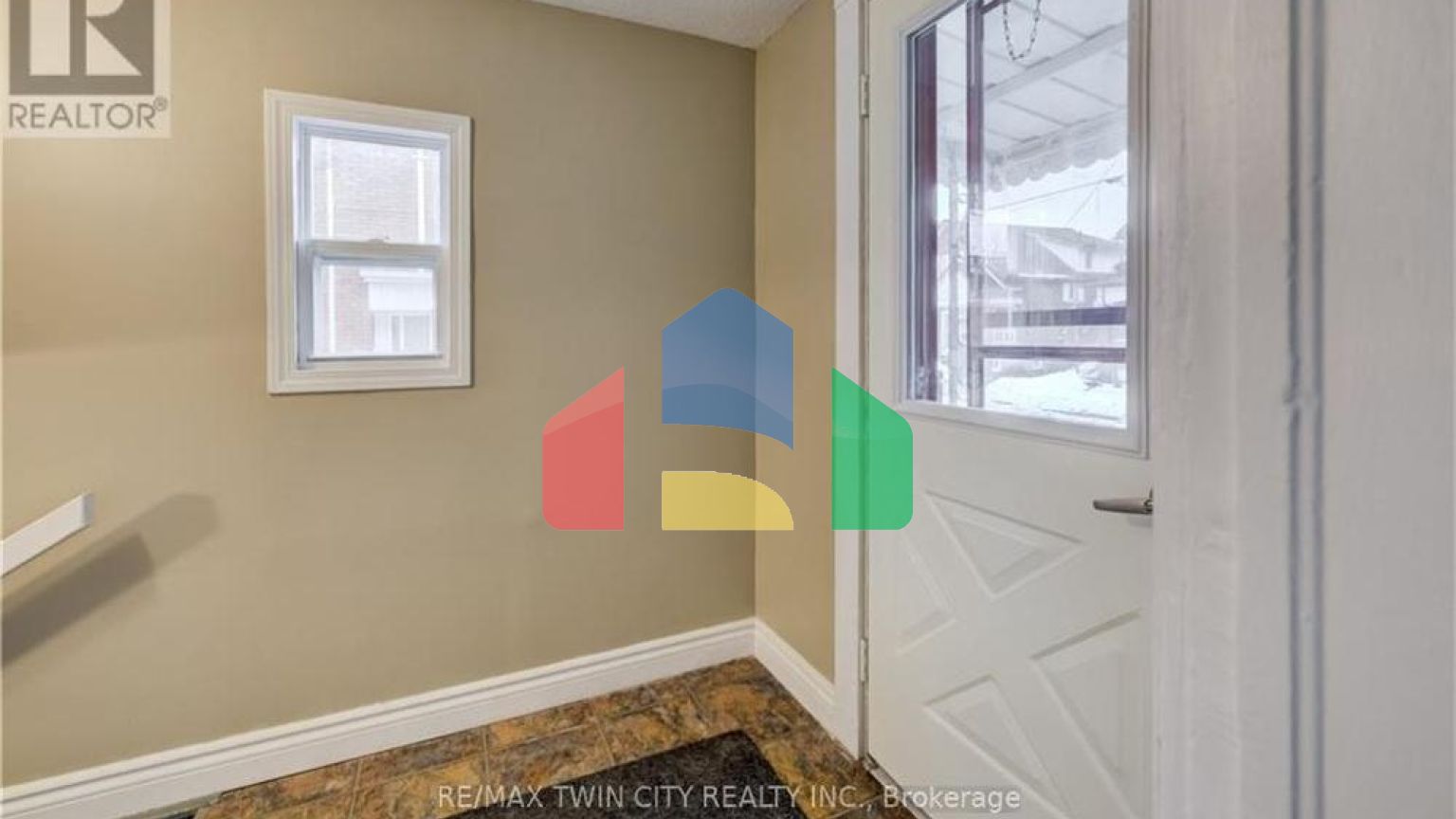 Residential - Single Family Home - Kitchener, Canada - Canada