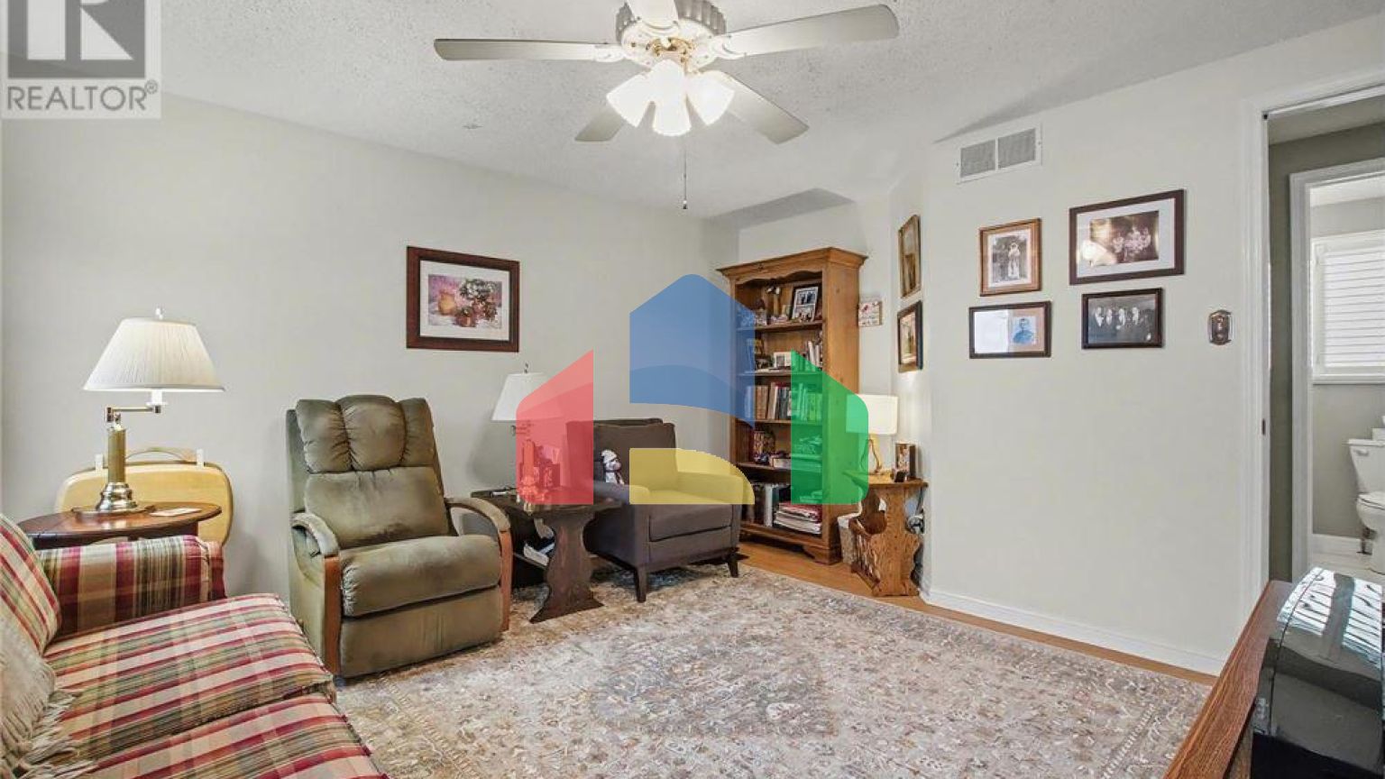 Residential - Single Family Home - Kitchener, Canada - Canada