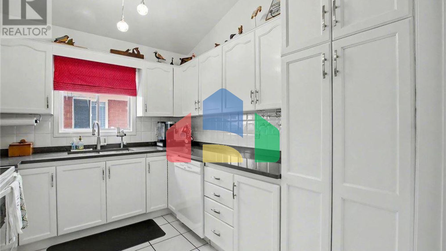 Residential - Single Family Home - Kitchener, Canada - Canada