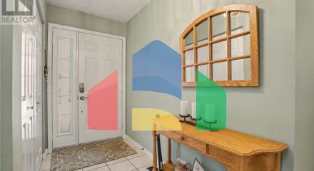 Residential - Single Family Home - Kitchener, Canada - Canada