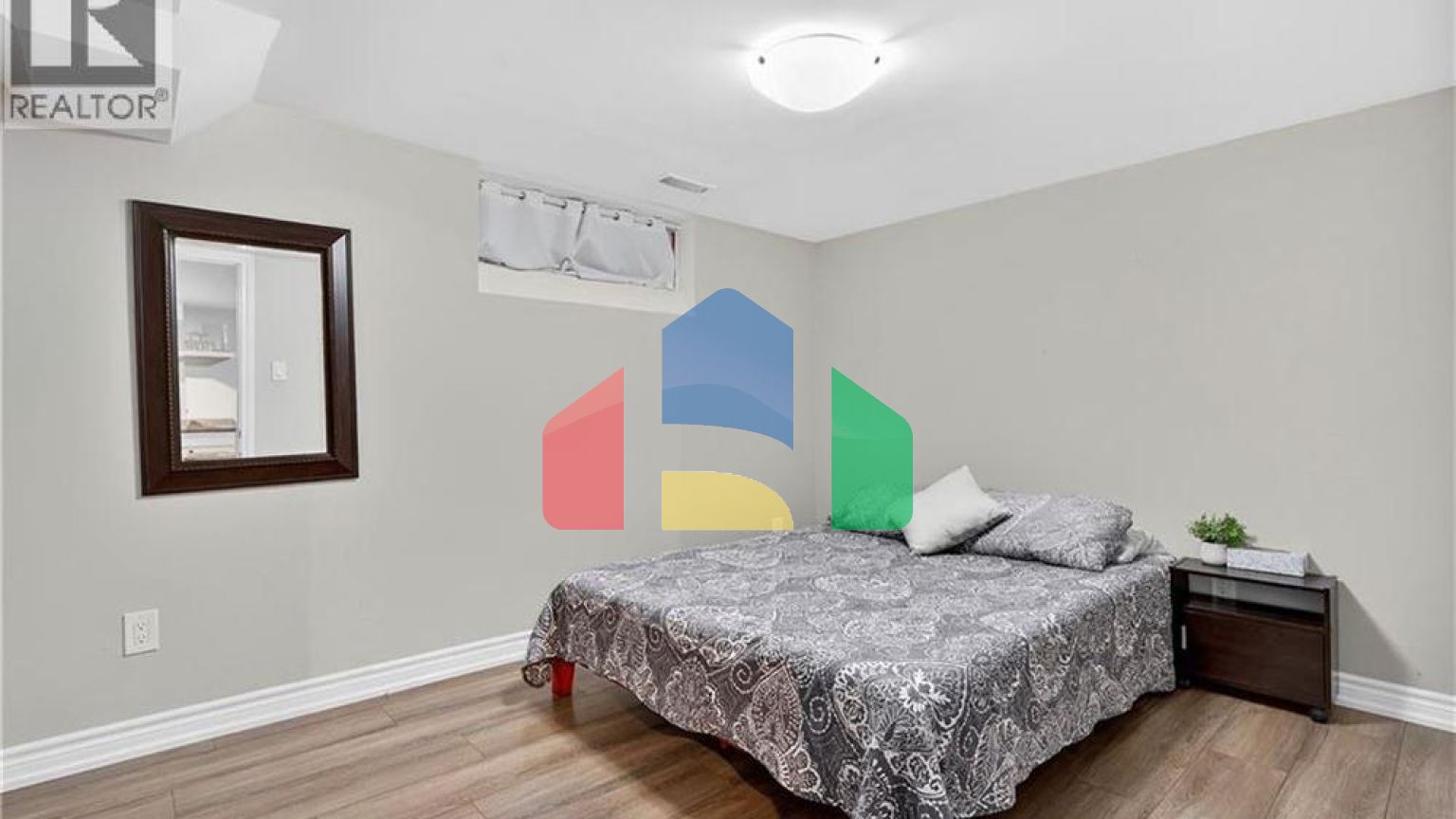 Residential - Single Family Home - Kitchener, Canada - Canada