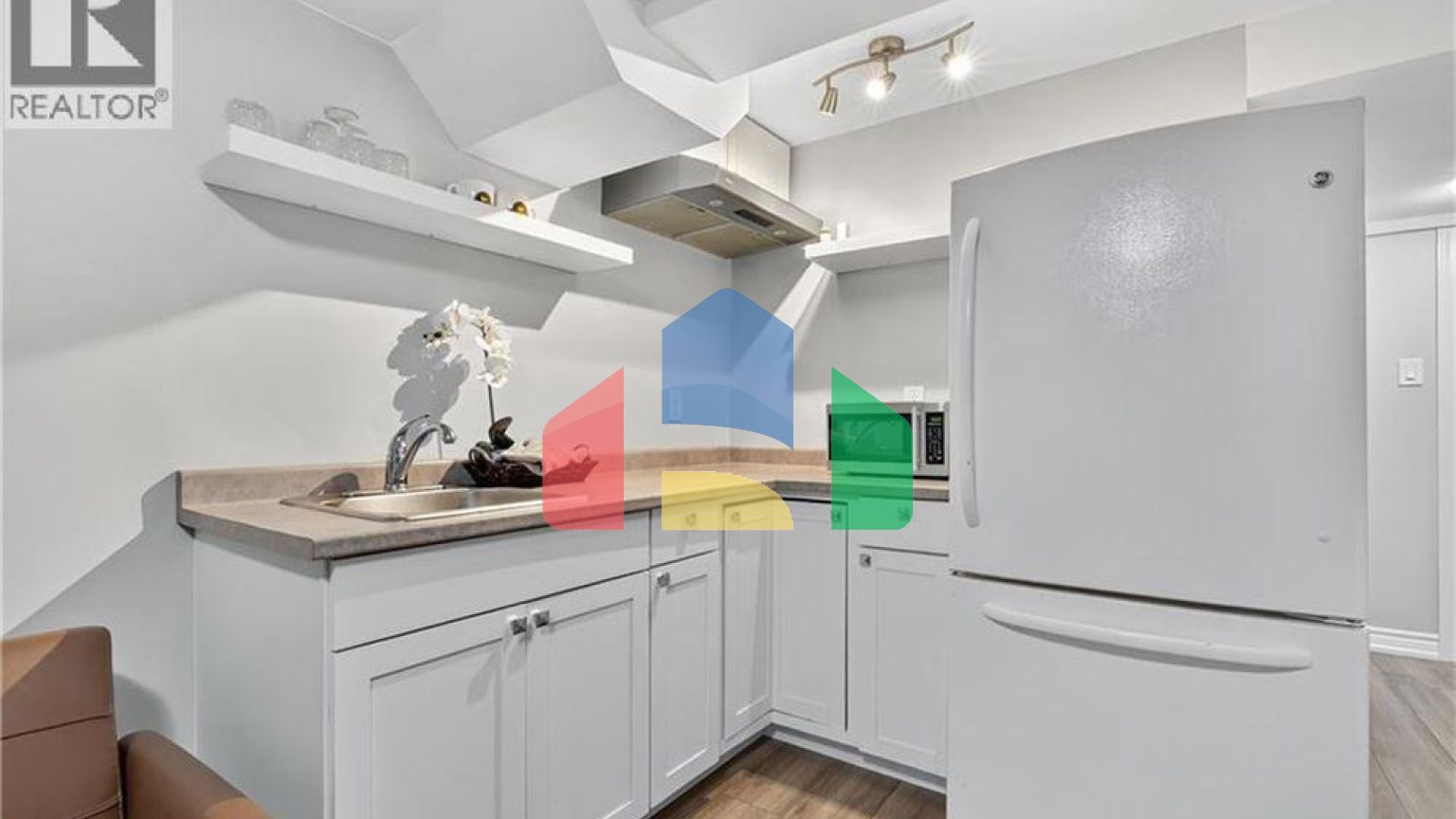 Residential - Single Family Home - Kitchener, Canada - Canada