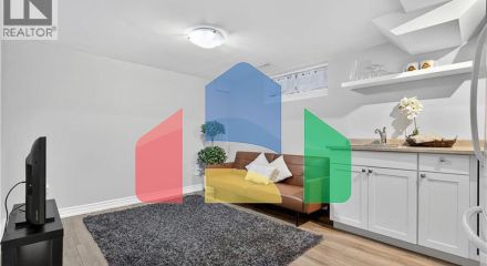 Residential - Single Family Home - Kitchener, Canada - Canada