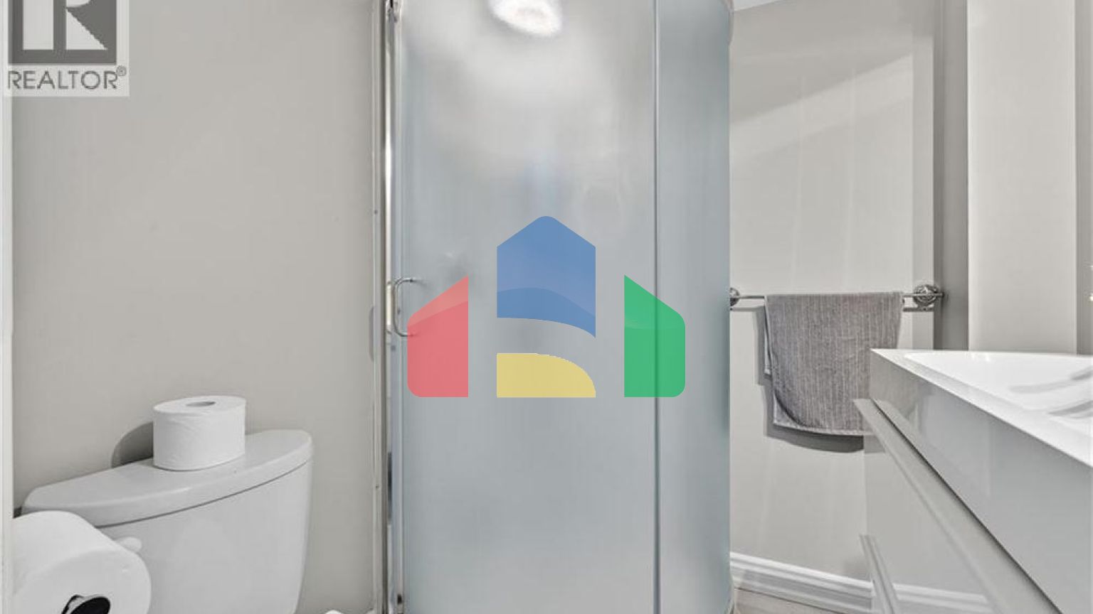 Residential - Single Family Home - Kitchener, Canada - Canada