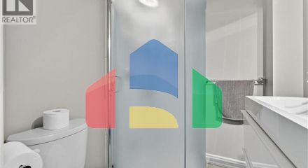 Residential - Single Family Home - Kitchener, Canada - Canada