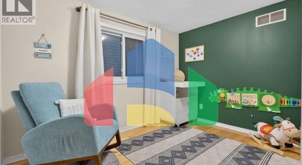 Residential - Single Family Home - Kitchener, Canada - Canada