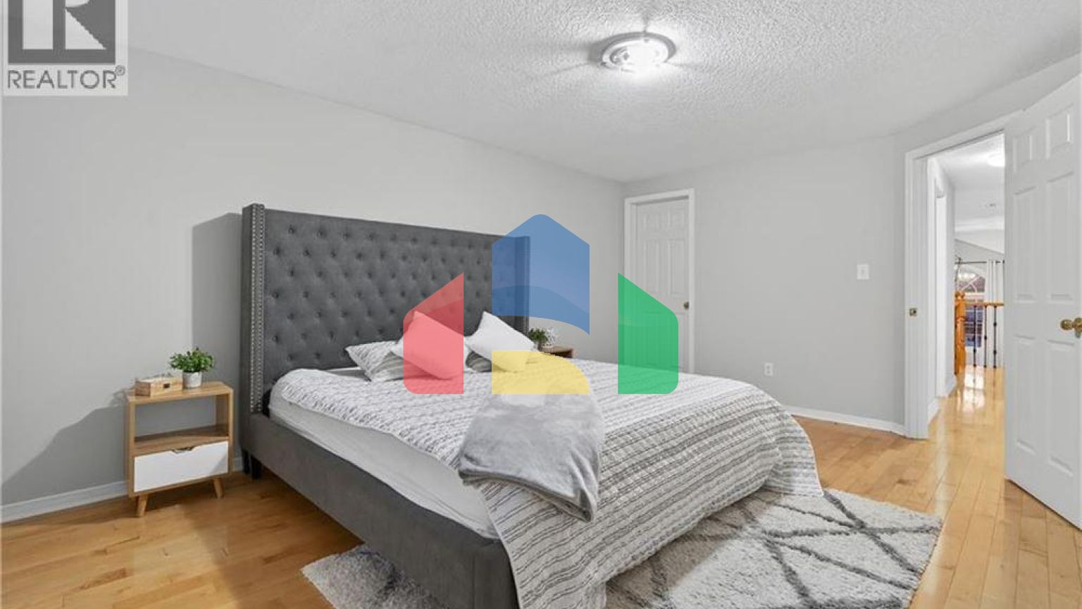 Residential - Single Family Home - Kitchener, Canada - Canada