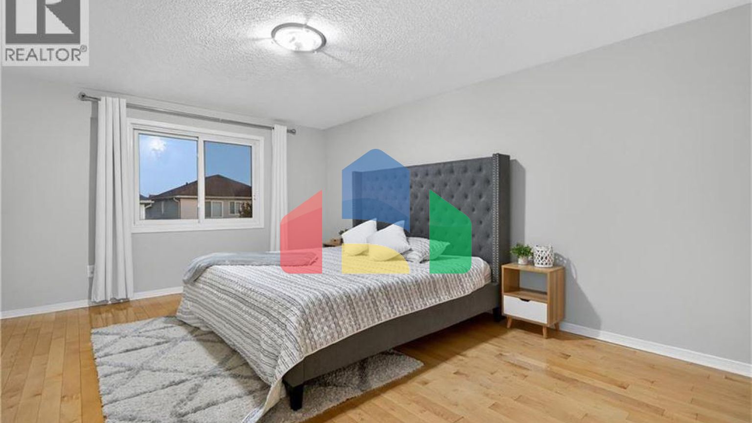 Residential - Single Family Home - Kitchener, Canada - Canada