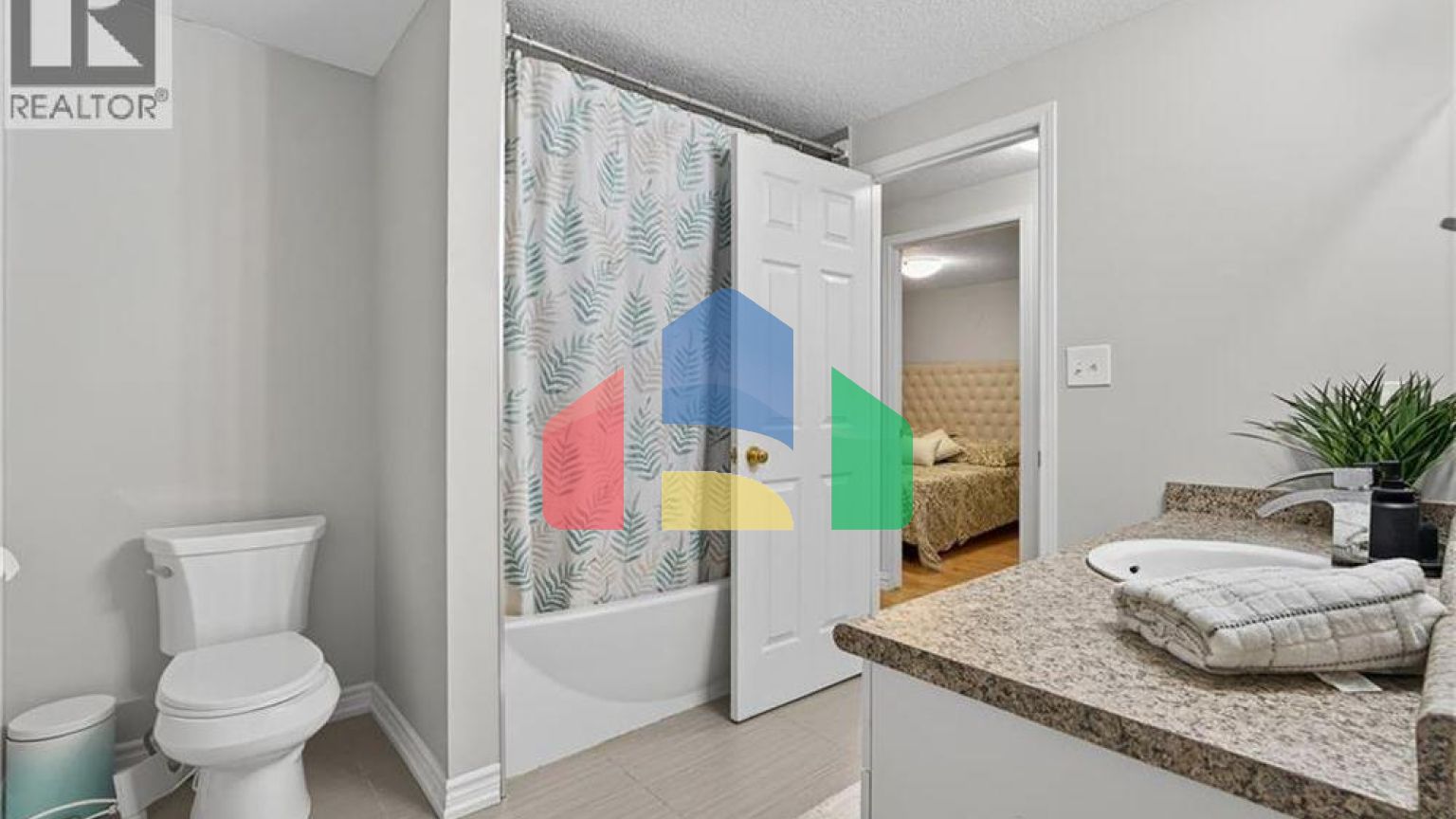 Residential - Single Family Home - Kitchener, Canada - Canada