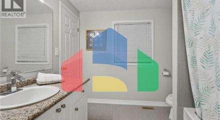 Residential - Single Family Home - Kitchener, Canada - Canada