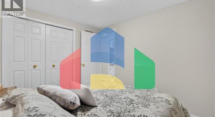 Residential - Single Family Home - Kitchener, Canada - Canada