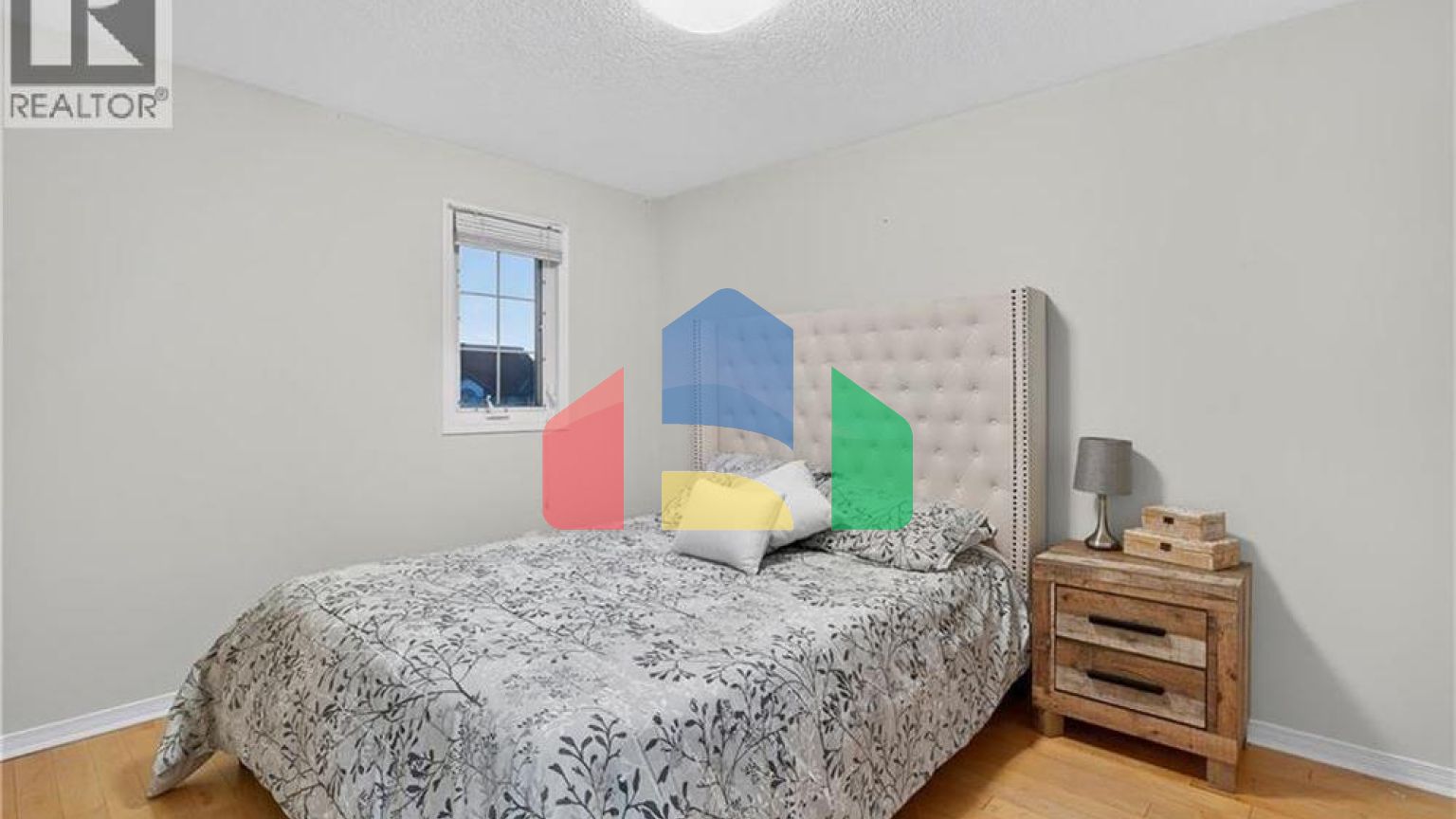 Residential - Single Family Home - Kitchener, Canada - Canada