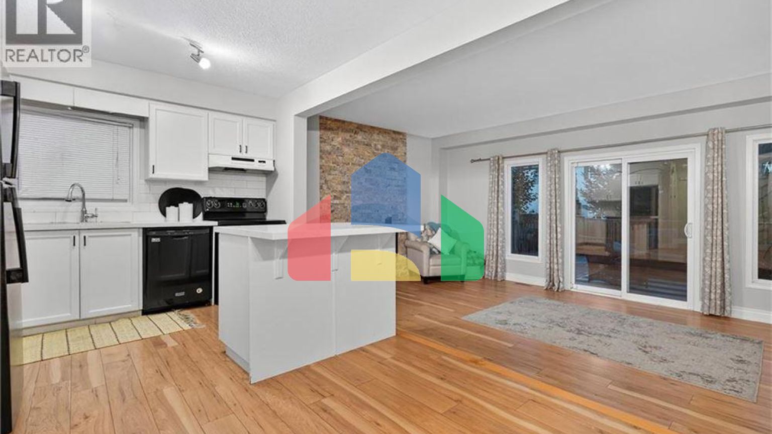 Residential - Single Family Home - Kitchener, Canada - Canada