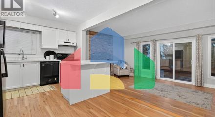 Residential - Single Family Home - Kitchener, Canada - Canada