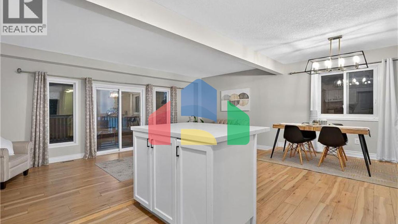 Residential - Single Family Home - Kitchener, Canada - Canada