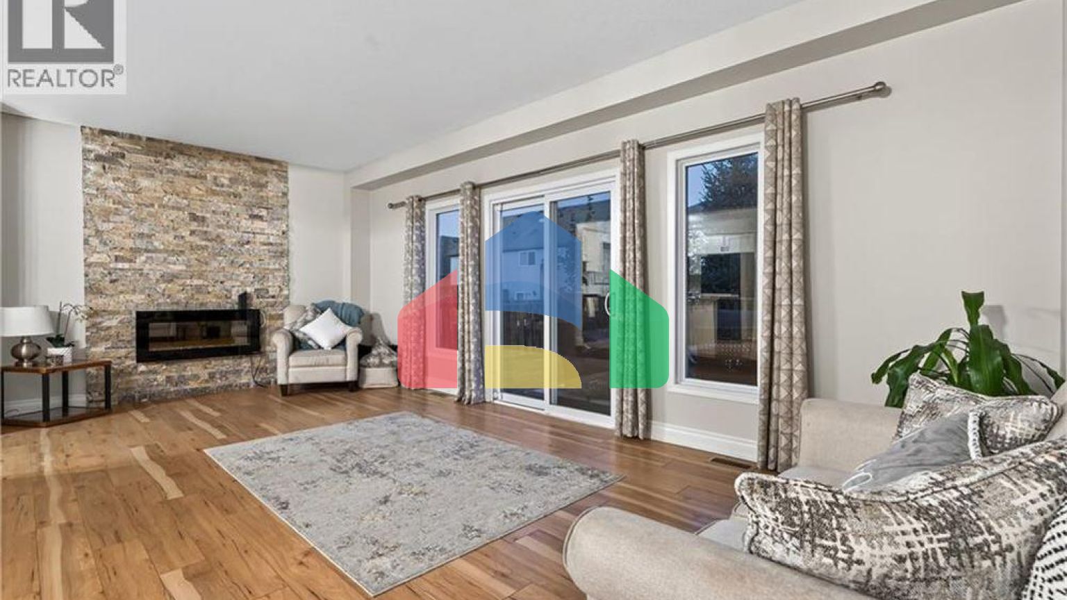 Residential - Single Family Home - Kitchener, Canada - Canada