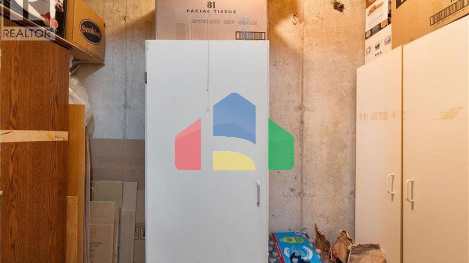 Residential - Single Family Home - Kitchener, Canada - Canada