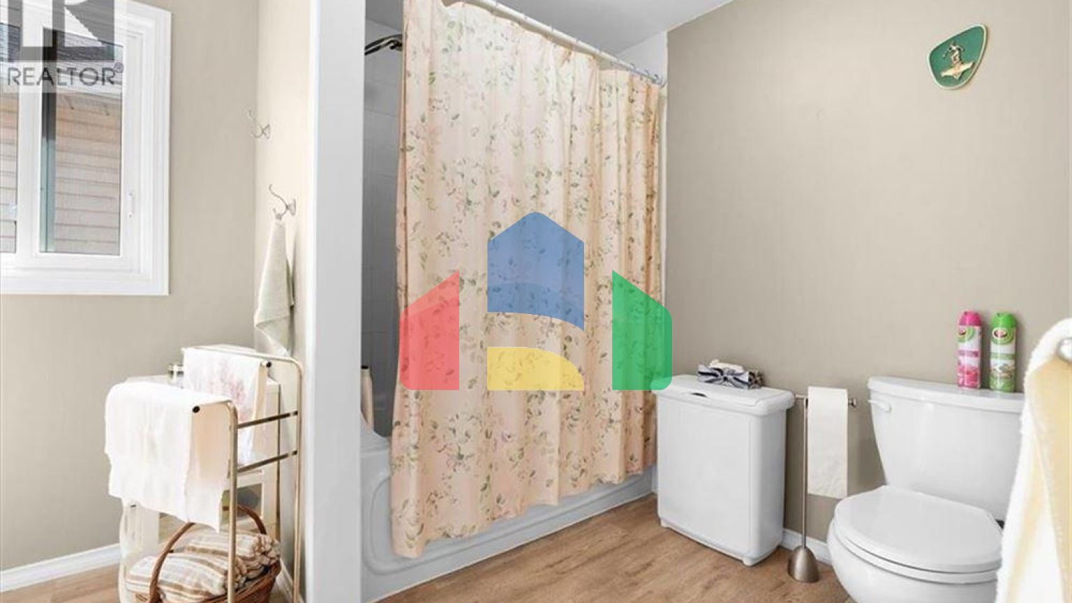 Residential - Single Family Home - Kitchener, Canada - Canada