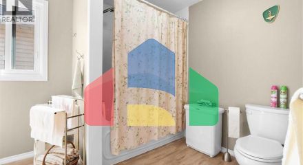 Residential - Single Family Home - Kitchener, Canada - Canada