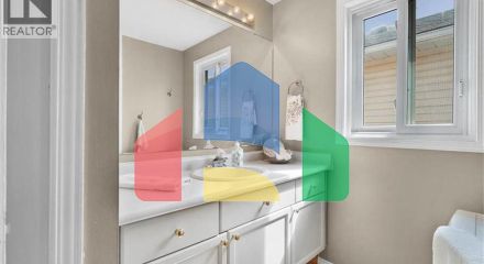 Residential - Single Family Home - Kitchener, Canada - Canada