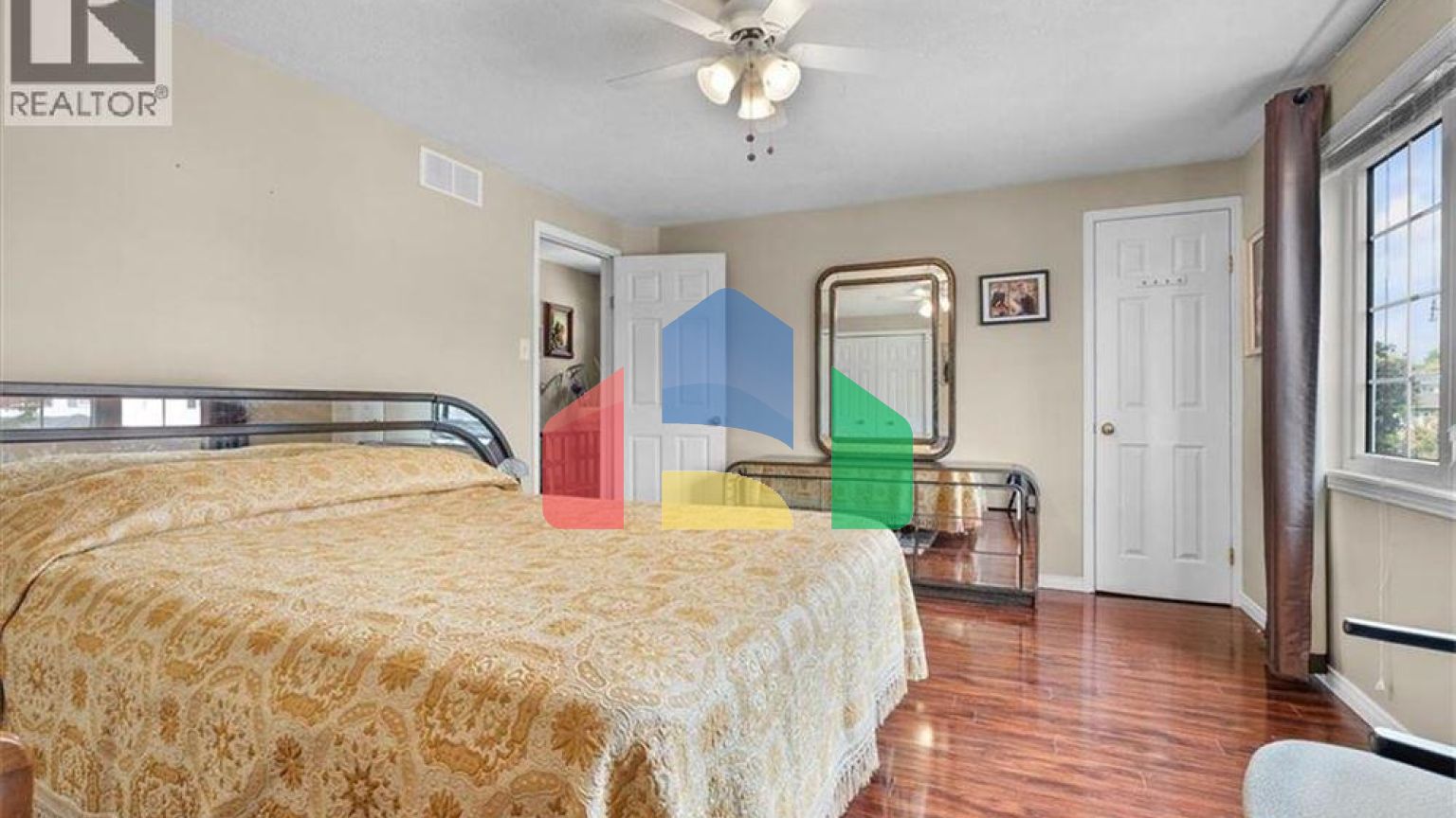 Residential - Single Family Home - Kitchener, Canada - Canada