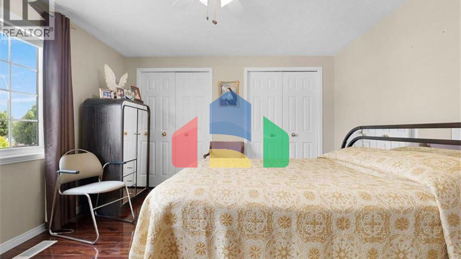 Residential - Single Family Home - Kitchener, Canada - Canada