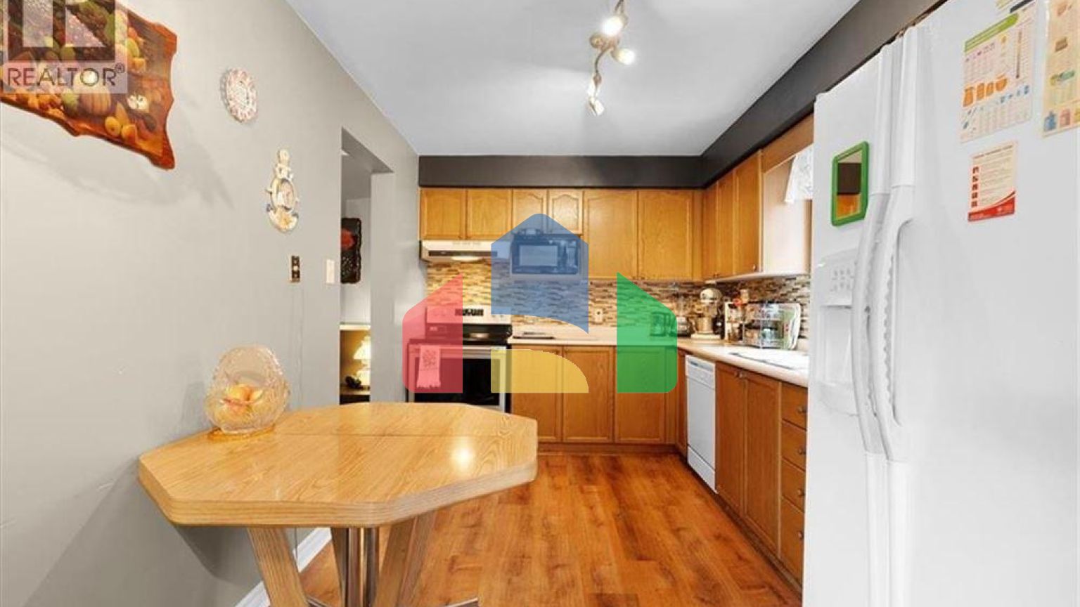 Residential - Single Family Home - Kitchener, Canada - Canada