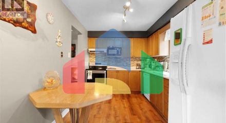 Residential - Single Family Home - Kitchener, Canada - Canada