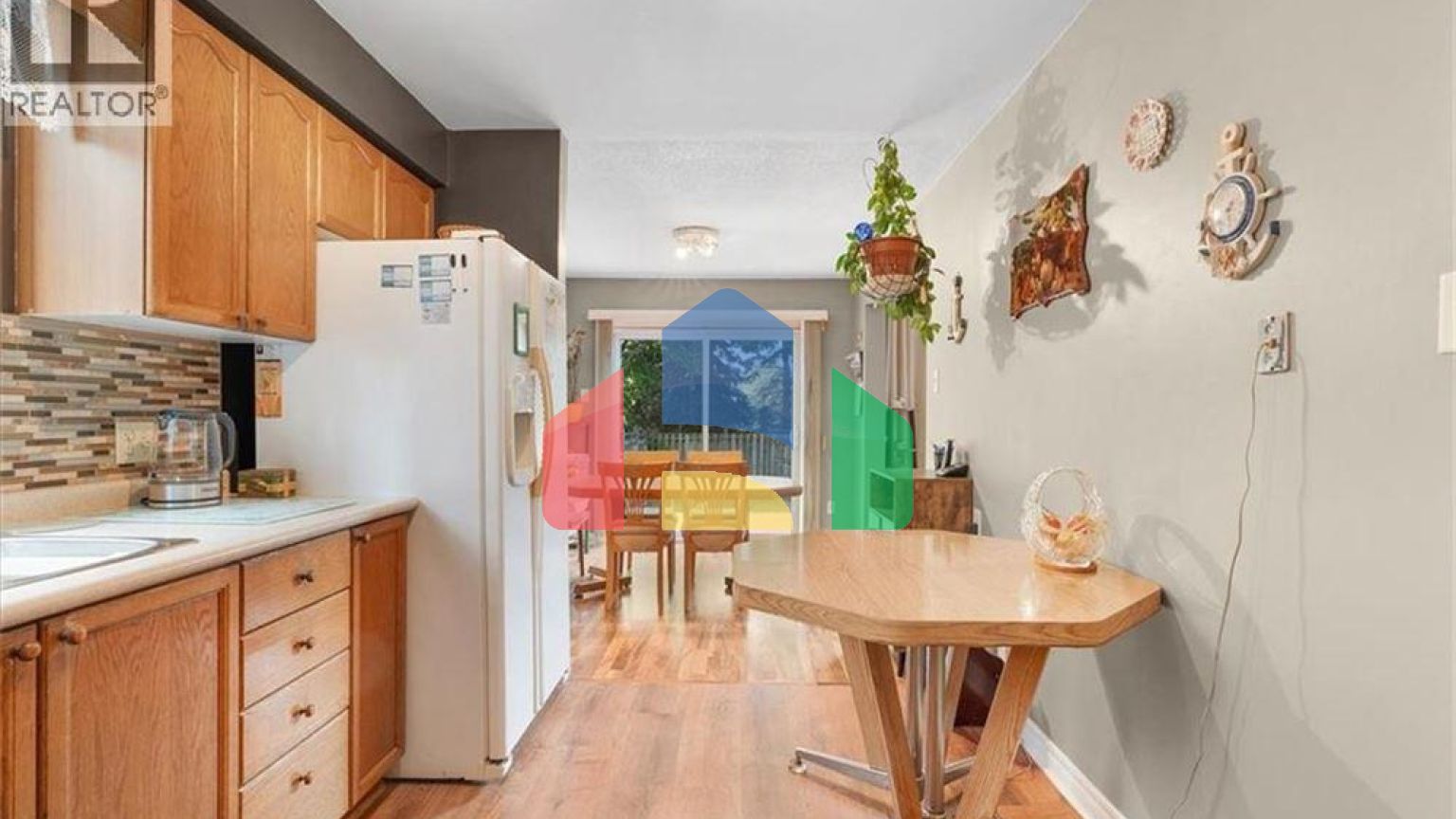 Residential - Single Family Home - Kitchener, Canada - Canada