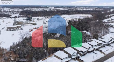 Residential - Single Family Home - Kitchener, Canada - Canada