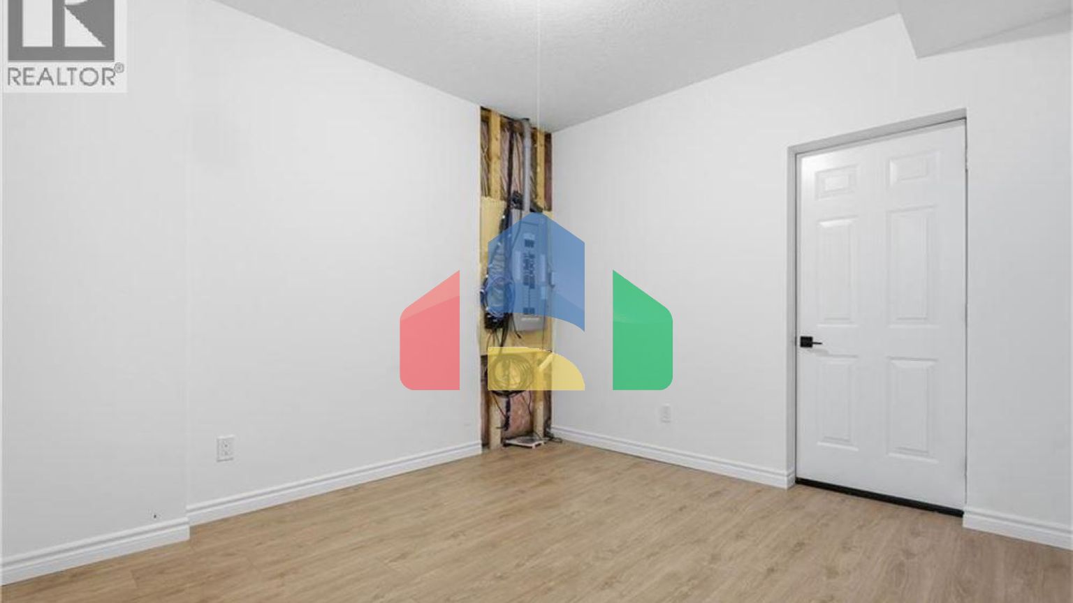 Residential - Single Family Home - Kitchener, Canada - Canada