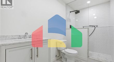 Residential - Single Family Home - Kitchener, Canada - Canada